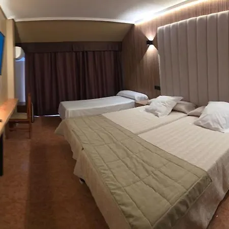 节日酒店 3*